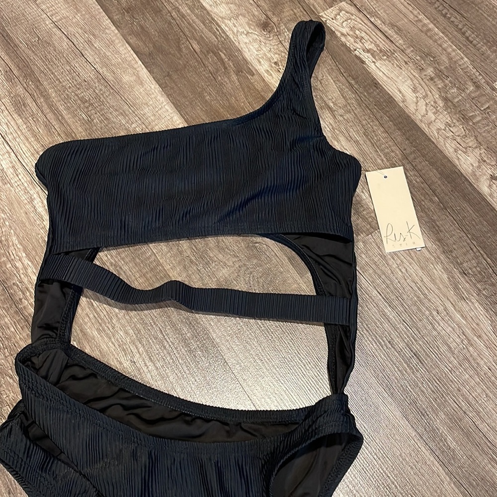 NWT - Ris-k Adventure One Piece. Size small - Picture 6 of 8